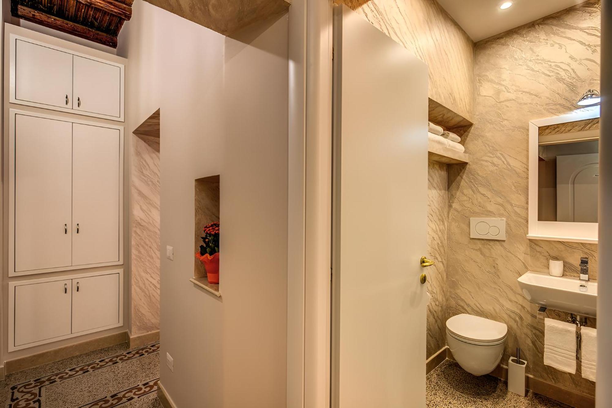 Colosseo Accomodation Room Guest House Rome Exterior photo